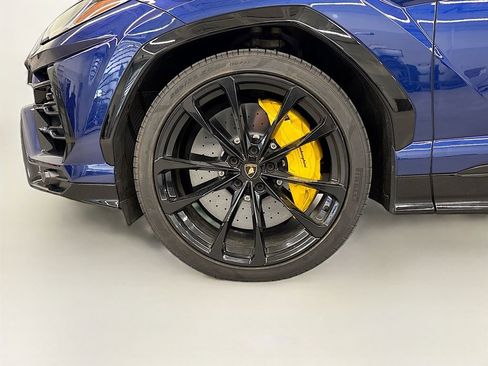 Used 2021 Lamborghini Urus AWD/4WD image 30