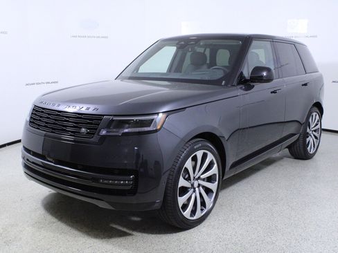 New 2025 Land Rover Range Rover SE image 4