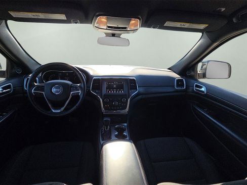 Used 2019 Jeep Grand Cherokee Laredo image 23