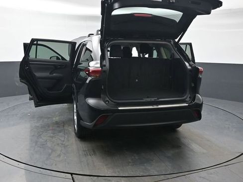 Certified 2022 Toyota Highlander LE image 49