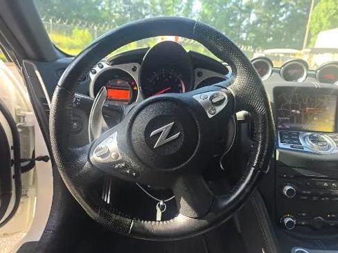 Used 2020 Nissan 370Z Touring Sport RWD image 13