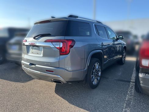 Used 2023 GMC Acadia Denali w/ Denali Ultimate Package AWD/4WD image 3