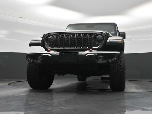 Used 2024 Jeep Gladiator Rubicon w/ Convenience Group image 25