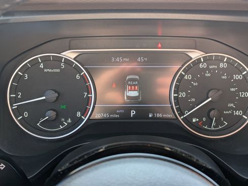 Used 2023 Nissan Rogue SV w/ SV Premium B Package image 21