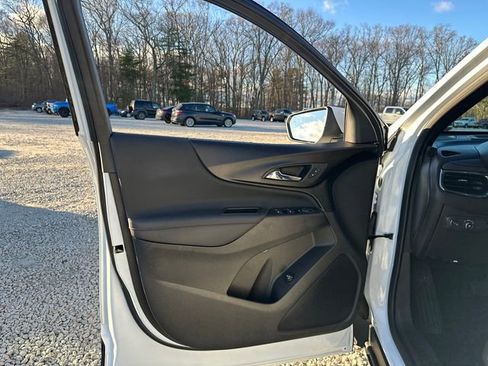 Certified 2024 Chevrolet Equinox RS image 25
