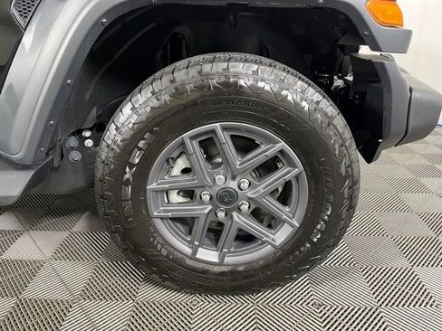 Used 2026 Jeep Wrangler Unlimited Sport AWD/4WD image 9