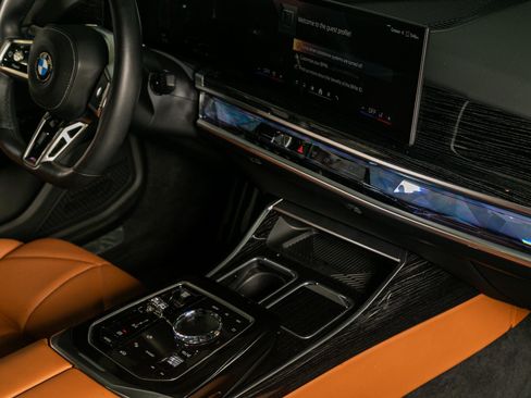 Used 2024 BMW 740i w/ Premium Package 2 RWD image 44