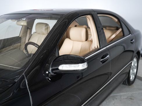 Used 2003 Mercedes-Benz S 500 4MATIC image 2