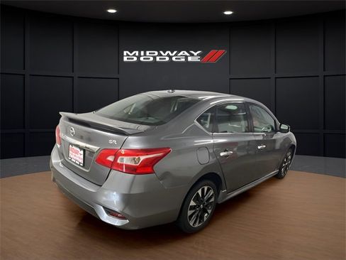 Used 2019 Nissan Sentra SR image 4