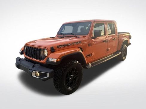 Used 2025 Jeep Gladiator Sport AWD/4WD image 2