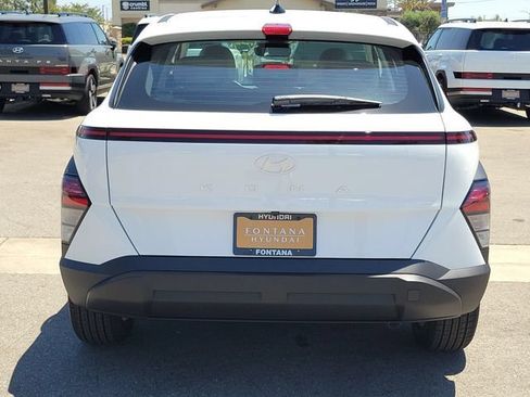 New 2027 Hyundai Kona SE FWD image 32