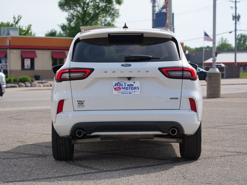Used 2023 Ford Escape ST-Line Select AWD/4WD image 4