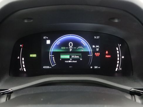 Used 2025 Toyota Camry LE w/ Convenience Package FWD image 39