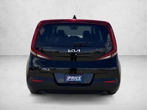 Used 2022 Kia Soul LX FWD image 6