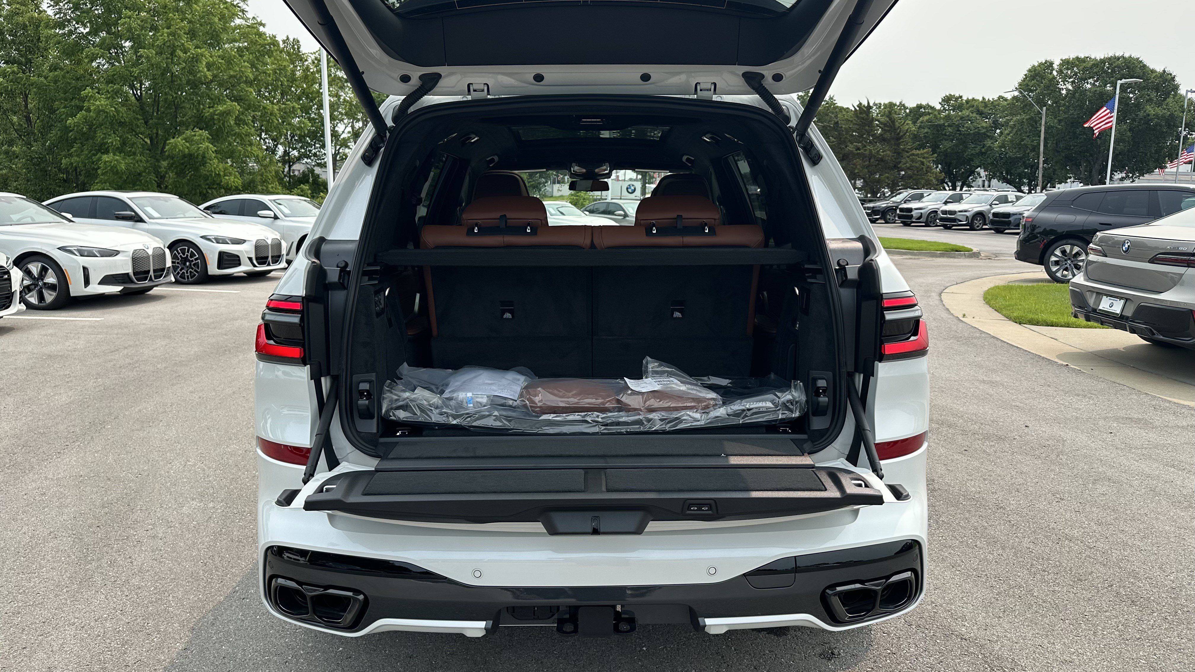 Certified 2026 BMW X7 M60i AWD/4WD image 32