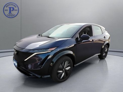 Used 2023 Nissan Ariya AWD image 3