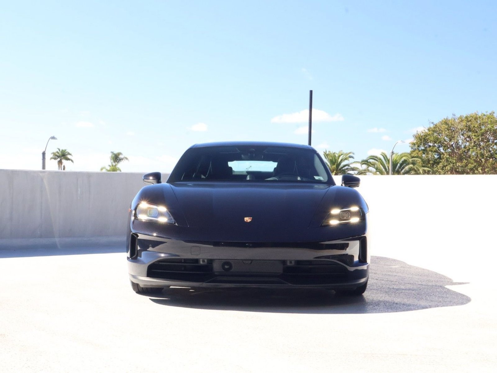 Certified 2025 Porsche Taycan w/ Premium Package RWD image 6