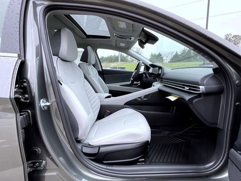 New 2026 Hyundai Elantra Limited FWD image 17