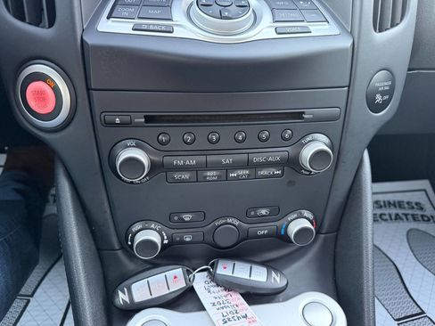 Used 2017 Nissan 370Z Touring image 15