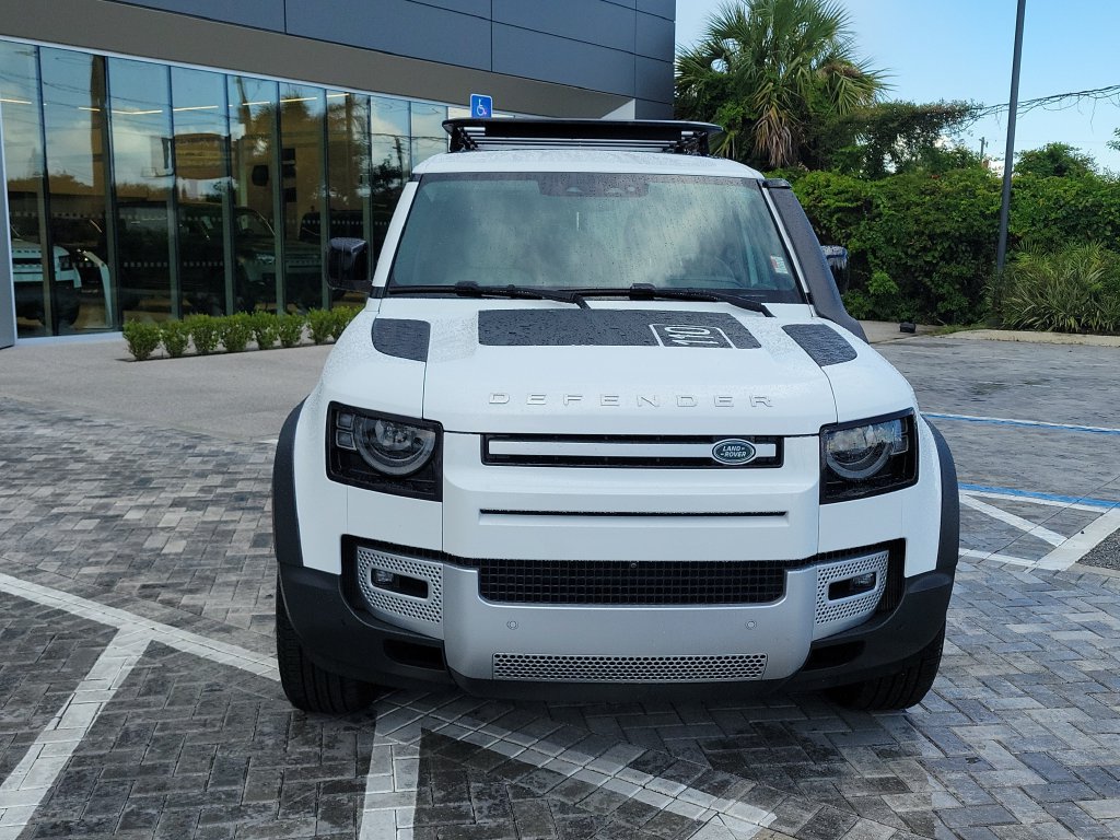 Certified 2023 Land Rover Defender 110 SE AWD/4WD image 8