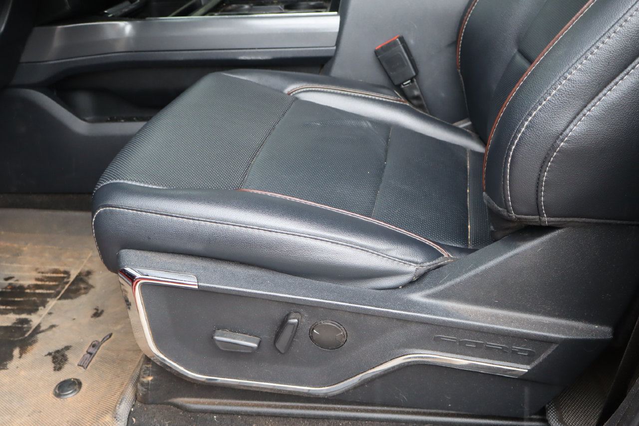 Used 2024 Ford F250 Lariat w/ Sport Appearance Package AWD/4WD image 13