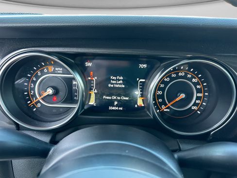 Used 2022 Jeep Gladiator Sport AWD/4WD image 17