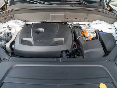 Used 2024 Volvo XC90 T8 Plus w/ Protection Package Premier image 28