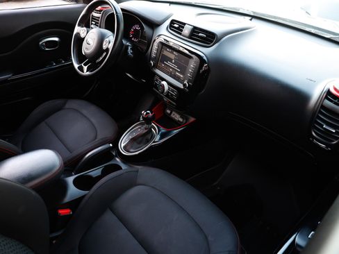 Used 2018 Kia Soul + image 21