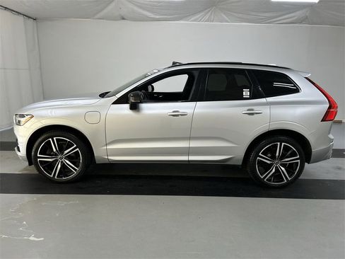 Used 2020 Volvo XC60 T8 R-Design w/ Protection Package Premier image 6