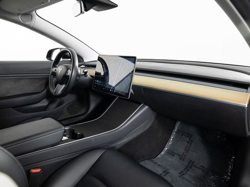 Used 2018 Tesla Model 3 Long Range image 25