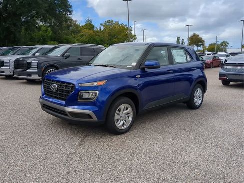 New 2026 Hyundai Venue SE image 2