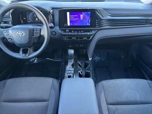 Used 2025 Toyota Camry LE image 29