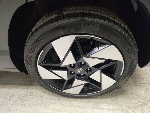 Used 2024 Hyundai Kona Limited image 21