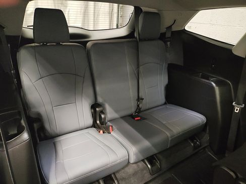 Used 2021 Buick Enclave Premium w/ Sun and Sites Package image 14