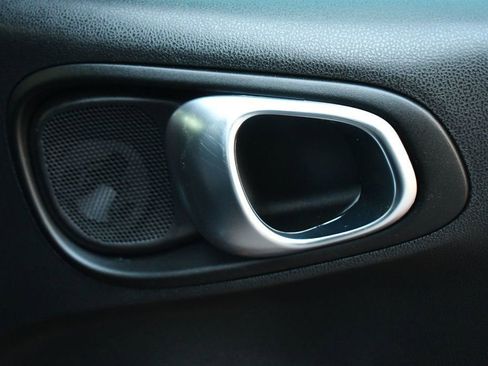 Used 2014 FIAT 500L Trekking w/ Popular Equipment Group image 41