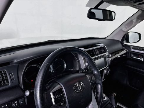 Used 2016 Toyota 4Runner Limited AWD/4WD image 4