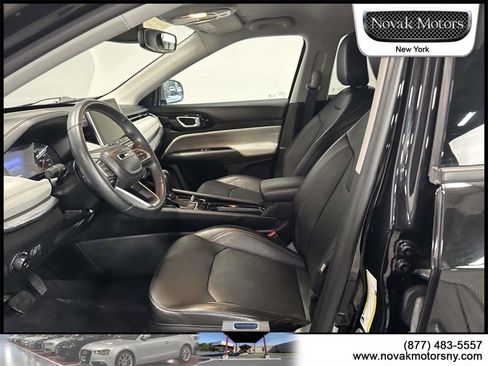 Used 2022 Jeep Compass Limited image 12