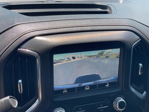 Used 2021 GMC Sierra 1500 AT4 w/ AT4 Preferred Package AWD/4WD image 17