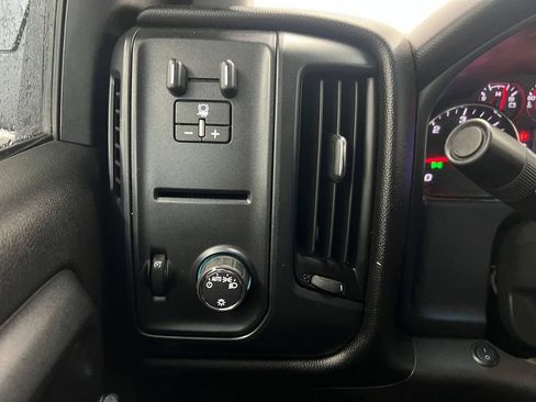 Used 2018 Chevrolet Silverado 1500 Custom w/ Custom Value Package AWD/4WD image 25