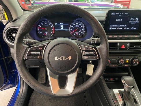 Used 2024 Kia Forte LXS w/ LXS Technology Package image 6