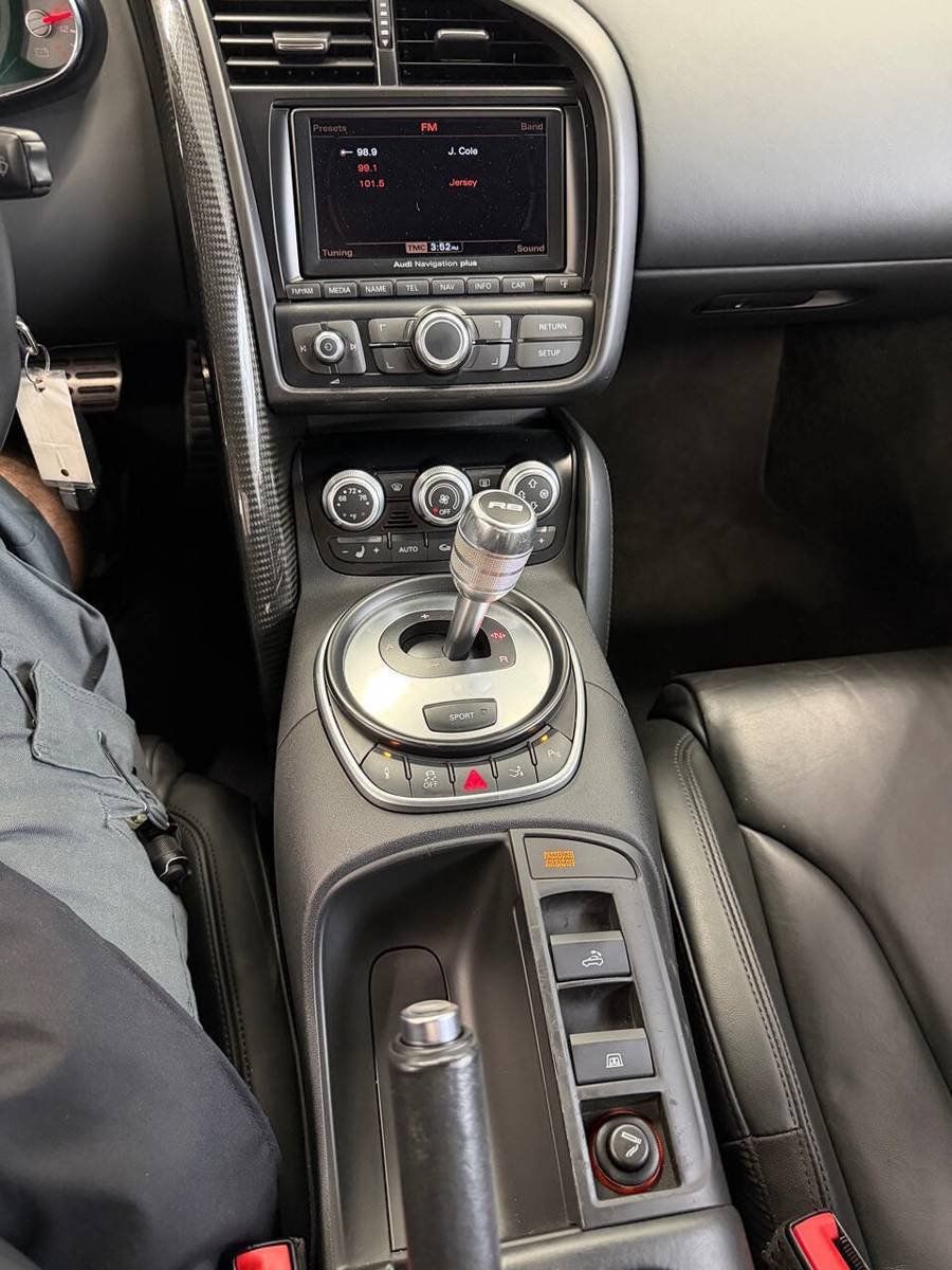 Used 2011 Audi R8 V8 AWD/4WD image 23