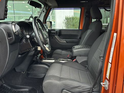 Used 2011 Jeep Wrangler Unlimited Sport image 8