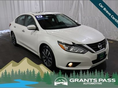 Certified 2017 Nissan Altima 2.5 SV w/ Convenience Package