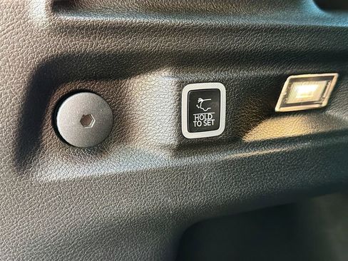 Used 2023 Jeep Grand Cherokee L Limited image 36