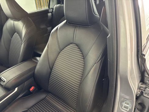 Used 2023 Toyota Highlander XSE FWD image 20