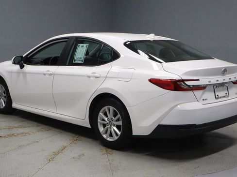 Used 2025 Toyota Camry LE FWD image 9