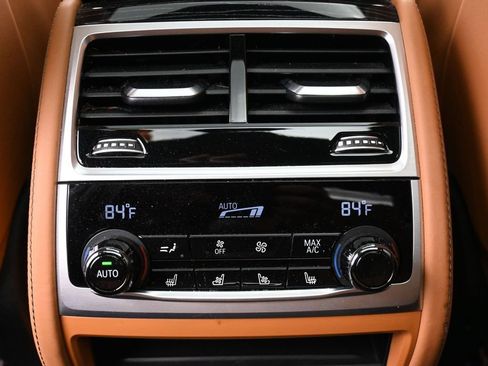 Used 2022 BMW 750i xDrive w/ Luxury Rear Seating Package image 22