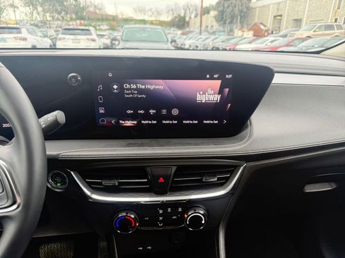 Used 2025 Buick Encore GX Preferred image 18