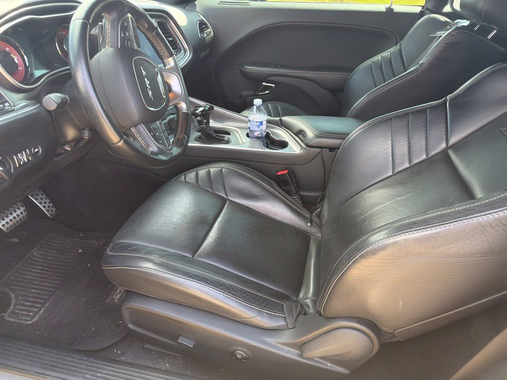 Used 2017 Dodge Challenger SRT Hellcat RWD image 2