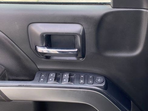 Used 2018 Chevrolet Silverado 1500 LT w/ All Star Edition image 19